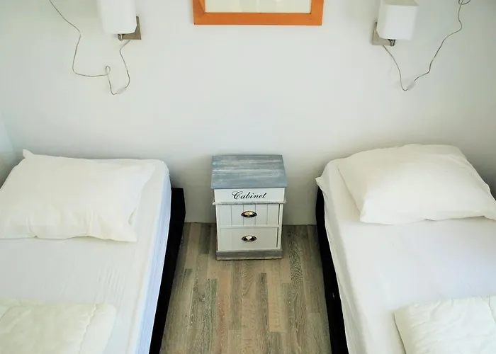 Voor Anker * إغموند آن زي